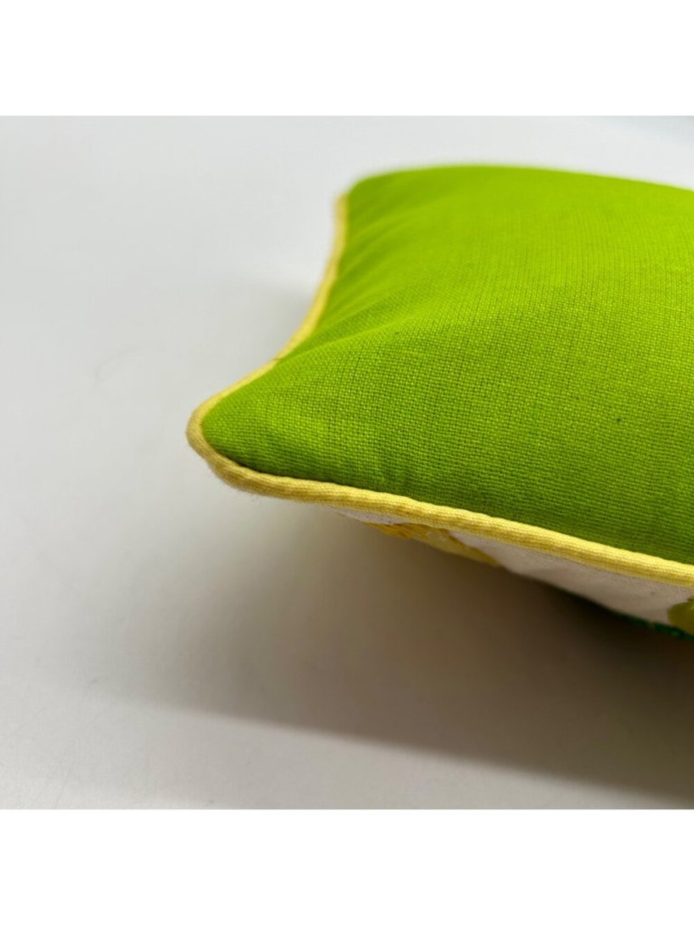 MMS Brands Beige Lemon Pouch - Picture 9 of 10